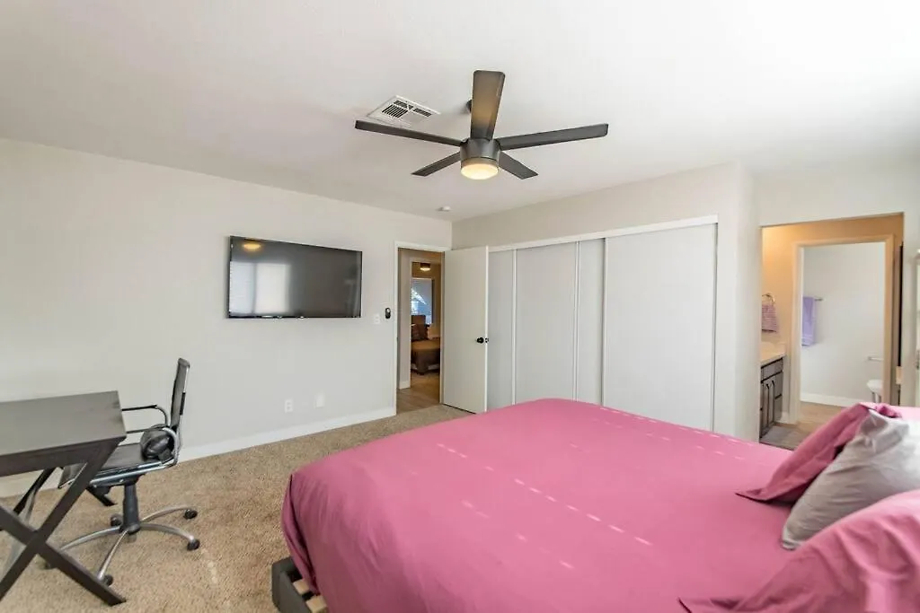 Stunning Renovated Home, Pool And Heated Spa Las Vegas Dom wakacyjny